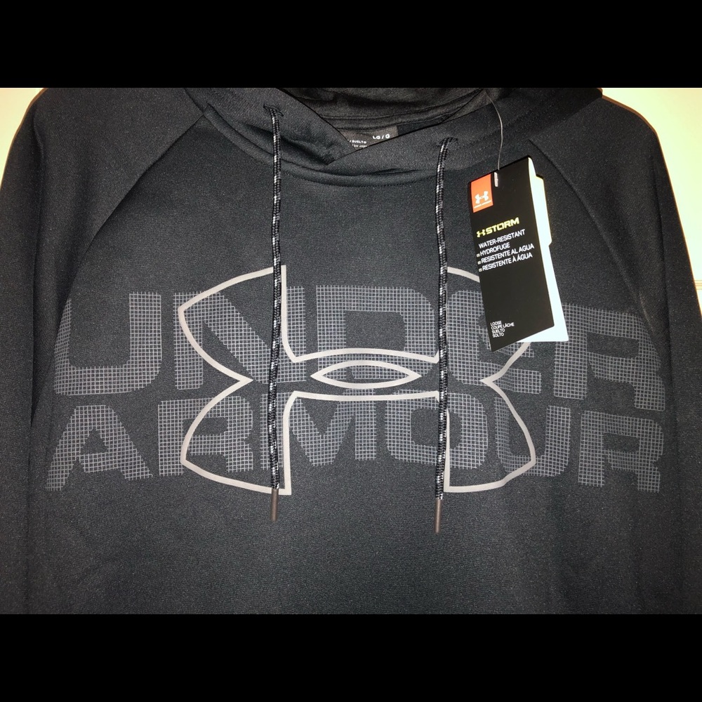 Under Armour Sweater/Hoodie NWT